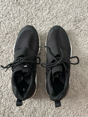 Fabletics Zuma III Sneakers